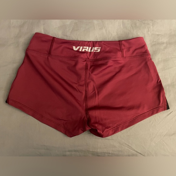 VIRUS // Performance Compression Shorts EUC - Picture 2 of 3